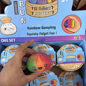 RAGE - RAINBOW Squishy Bun Dumplings ВЕЛИКІ (8.5 x 8.5 x 4.8 См) - Вірусна Іграшка 2026 (12 шт.)